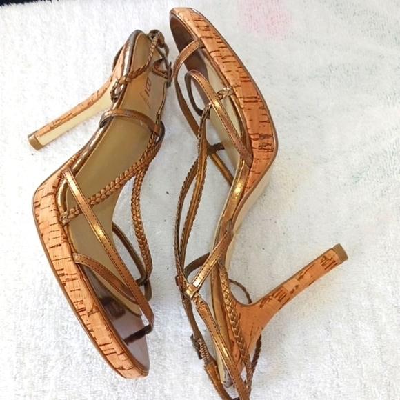 BAKERS Brown Metalic Strap Heels.Size 10. - Picture 12 of 12